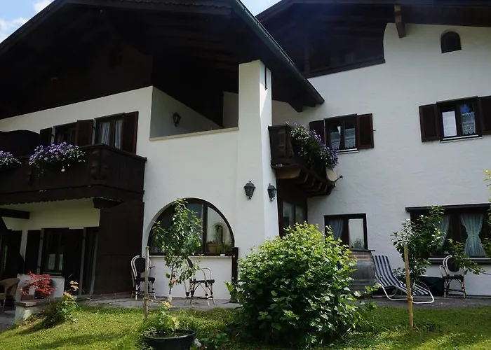 Gaestehaus Brigitte Гостевой дом Гармиш-Партенкирхен